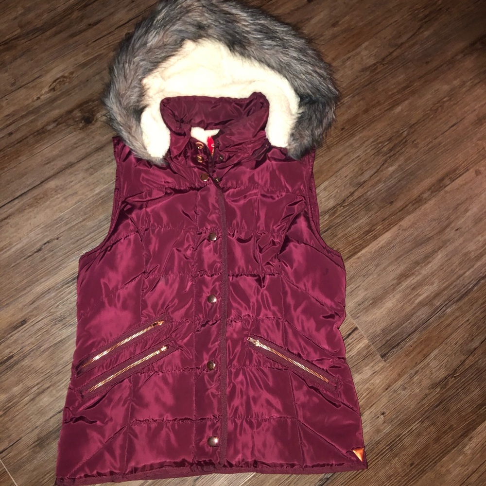 NWOT Guess Sherpa lined vest (removable hood)